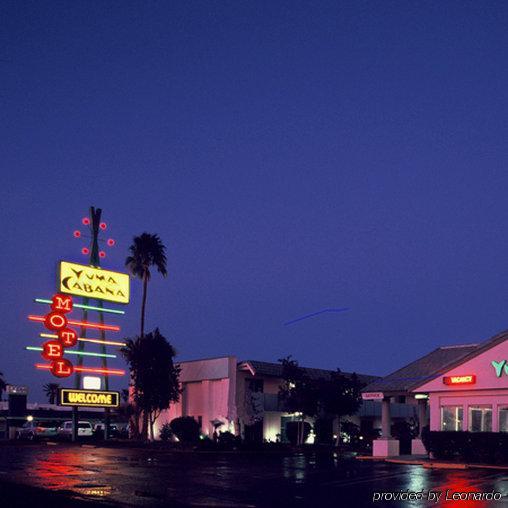 Econo Lodge Inn & Suites Yuma I-8 Экстерьер фото
