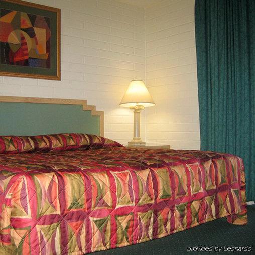 Econo Lodge Inn & Suites Yuma I-8 Экстерьер фото