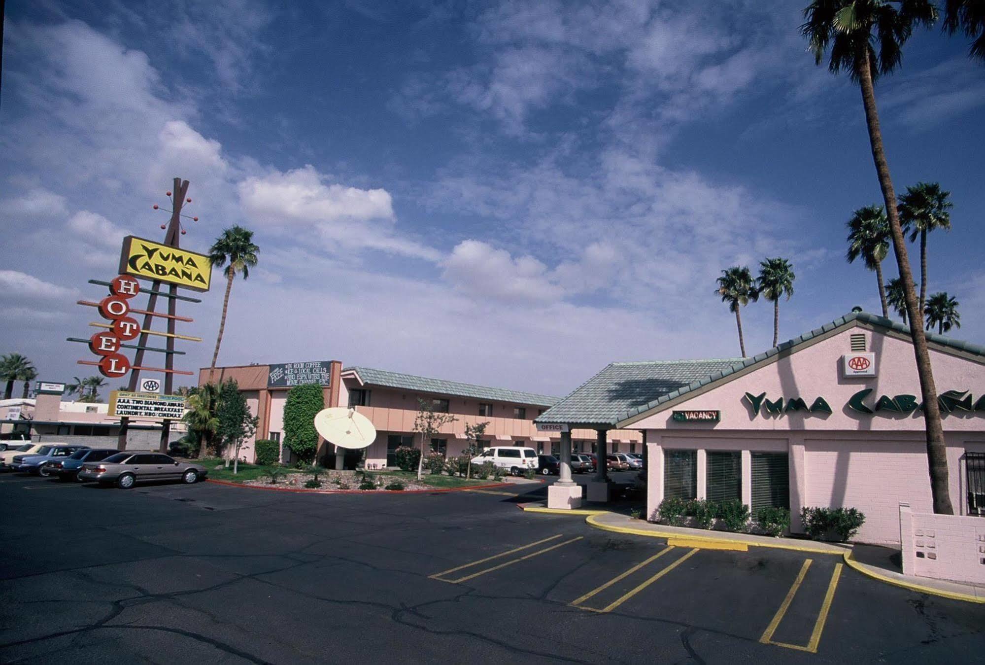 Econo Lodge Inn & Suites Yuma I-8 Экстерьер фото