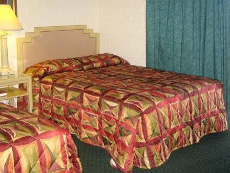 Econo Lodge Inn & Suites Yuma I-8 Экстерьер фото